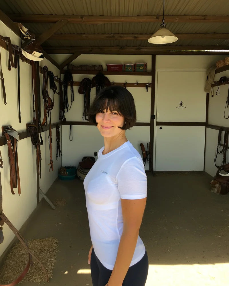 Vestibilità taglia S della maglia Equiria su modella
